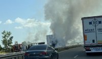 Тежка катастрофа с два товарни автомобила блокира пътя към ГКПП &bdquo;Лесово&ldquo;