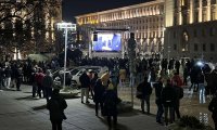 Граждани започнаха да се събират за нов протест под мотото &bdquo;Не храни прасето с твоите пари Vol. 3&ldquo; в центъра на София