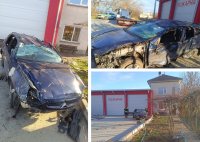 Млад шофьор в критично състояние след зрелищен удар в Павел баня