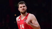 Българската звезда отново блести: Везенков и Олимпиакос смазаха АСВЕЛ