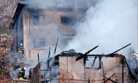 Пожар в Смолян: Възрастен мъж пострада при опит да спаси животни (СНИМКИ)