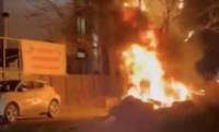 Пожар в &bdquo;Младост 4&ldquo;: Горящи гуми застрашиха жилищна сграда и автомобили