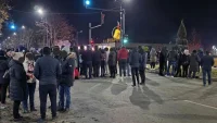 Протест в Нова Загора заради тежката катастрофа, при която загинаха двама души