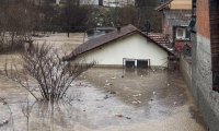 Бедствено положение в Косово: Отложиха началото на учебните занятия заради наводнения (СНИМКИ)