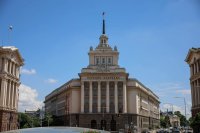 „Алфа Рисърч“ отчита силно търсене на нов тип управление