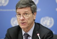 Джефри Сакс: САЩ се управляват от &bdquo;психически нестабилен лидер&ldquo;