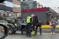 Катастрофа с АТВ затруднява движението по бул. &bdquo;България&ldquo; в София