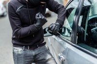 Удар срещу автомобилната мафия: Петима арестувани за контрабанда на крадени коли