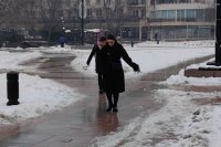 Неучебен ден и безплатен градски транспорт в Русе заради опасната поледица