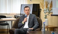 Васил Терзиев пред ученици: Критичното мислене е по-важно от всеки пост