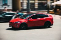 Мъск: TESLA спира производството на моделите S и X