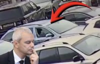Счупиха стъклото на автомобила на Костадин Костадинов пред парламента (ВИДЕО)