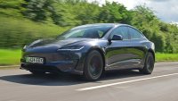 Семейните коли вече са по-бързи от спортните &ndash; Tesla Model 3 оглави класацията за 2026