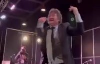 MEDIAMALL ви пожелава хубав и весел ден с танца на новоизбрания аржентински президент (ВИДЕО)
