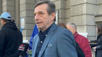 Димитър Манолов от КТ &ldquo;Подкрепа&rdquo; подкрепи протеста на културните дейци (ВИДЕО)