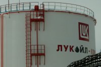 Международно разследване: &bdquo;Лукойл&ldquo; заобикаля ембаргото на ЕС за руски петролни продукти