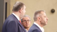 Пеевски и Делян Добрев със сигнал до прокуратурата заради &bdquo;Лукойл&ldquo;. Ще кажат ли откъде ще дойде различен от руския петрол?