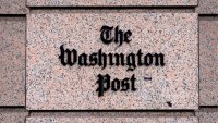 Главният изпълнителен директор на Washington Post напуска след масови съкращения и критики
