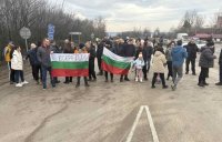 Граждански протест временно затвори главен път Е-79
