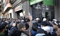В ИСПАНИЯ НАПЪЛНО ПОЛУДЯХА: Дават легален статут на половин милион мигранти (ВИДЕО)