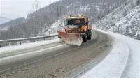 АПИ: Над 440 снегорина почистват републиканските пътища