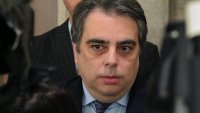 Асен Василев обяви началото на подписка с искане за оставката на Рая Назарян