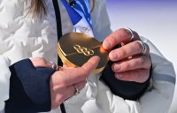 Олимпийските медали се оказаха дефектни: Организаторите обещаха бързи поправки (ВИДЕО)