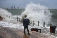 Мощни бури и силни ветрове удрят Западна Турция