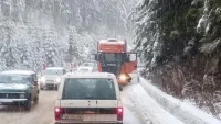 Ограничено движение на тежкотоварни автомобили през проходите &ldquo;Превала&rdquo; и &ldquo;Рожен&rdquo;