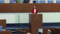 "Флирт" и смях в парламентарната зала по време на дебат за Самоа (ВИДЕО)
