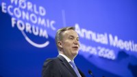 Шефът на Световния икономически форум се оттегля заради връзки с Епстийн