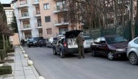 Акция в Бояна: Полиция и кучета обградиха комплекс &bdquo;Еделвайс&ldquo;