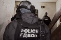 Трафик на жени, заплахи и наркотици: ГДБОП удари група в столицата (СНИМКИ)