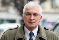 Проф. Дуранкев с остър удар по кабинета &bdquo;Гюров&ldquo;: Сглобка без доверие и без посока