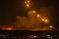 Иран удари израелския град Хайфа и американски военен щаб в ОАЕ
