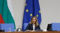 Скандал в парламента! Микрофон улови как Рая Назарян псува депутатите: "Ше ви таковам в че*иджиите! (ВИДЕО)
