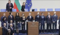 Подобен абсурд дори в изкуството не съществува. Тези три пъти ще ни самоубият преди да ни убият.