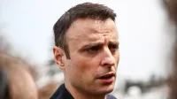 ДА СЕ СМЕЕШ ИЛИ ДА ПЛАЧЕШ?! Комичния Бербатов тръгна с пистолет из София (ВИДЕО)