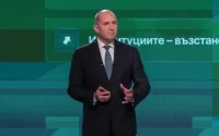 Валентин Кардамски за &bdquo;бляскавото&ldquo; откриване на кампанията на Радев: Малко Вашингтон, повече Брюксел, а обикновените хора пак не бяха във фокуса