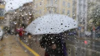Времето днес: мрачно и с превалявания, сняг в планините
