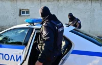 Полицията откри близо 200 лични карти на починали и списъци със суми при акция в Монтанско