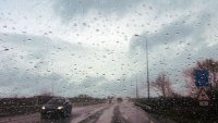 Облачно и ветровито време, валежите постепенно спират