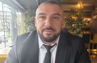 Десет часа ме държаха в ареста, за да дам лъжливи показания срещу Пеевски, Ерджан Ебатин и Йордан Цонев! Притискаха ме неправомерно, защото &bdquo;така им наредили&ldquo;!