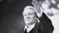 Близки и почитатели изпращат Михаил Белчев