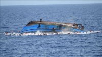 Близо 250 души в неизвестност след потъването на лодка с бежанци в Андаманско море