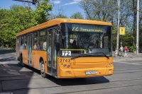 Тийнейджъри вилняха в автобус №72 и пребиха 60-годишен мъж в София