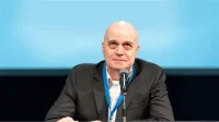 Слави търси три &ldquo;безумно талантливи деца&rdquo; за да ги прати на обучение в чужбина на своя издръжка