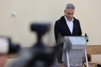 Андрей Гюров гласува в Благоевград: Политиката трябва да се прави с идеи, не с пачки