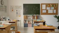 За намаляване на учебния материал с 35% настоява учителски синдикат
