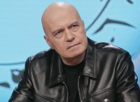 Депутат от ПП-ДБ плаши Слави Трифонов с "кол в сърцето"